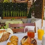 Hotel Semiramis Adamantas (Milos)