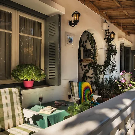 Hotel Semiramis Adamantas (Milos)