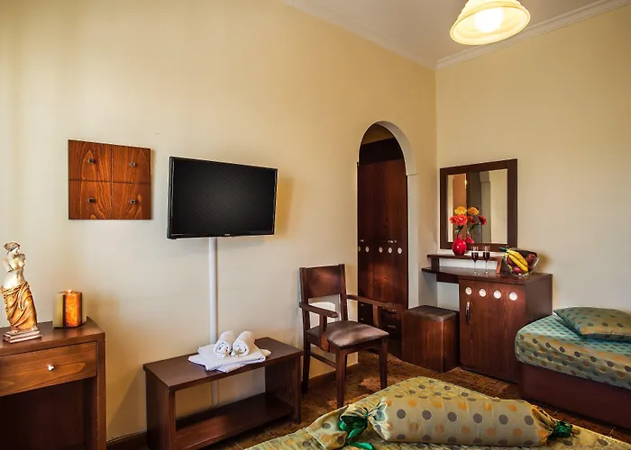 Semiramis * Adamantas (Milos)