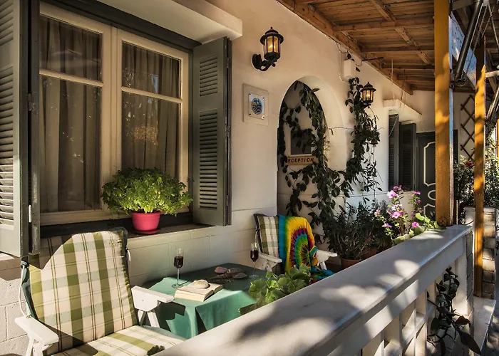 Hotel Semiramis Adamantas (Milos)