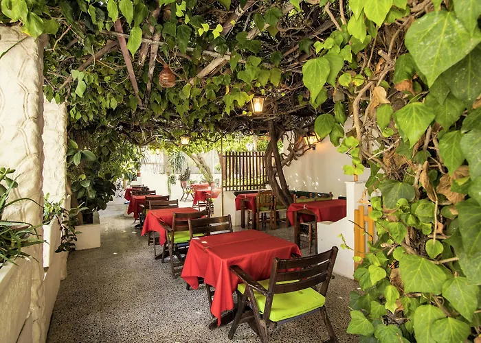 Hotel Semiramis Adamantas (Milos)