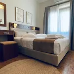 Hotel Semiramis *