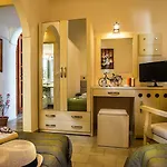 Semiramis Otel Adamantas (Milos)