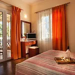 Hotel Semiramis Adamantas