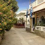 Hotel Semiramis Adamantas