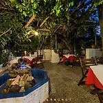 Semiramis Otel Adamantas (Milos)