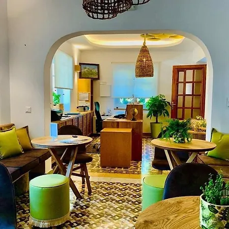 Semiramis Hotel *