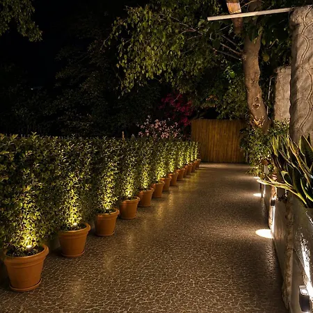 Semiramis Hotel Adamantas