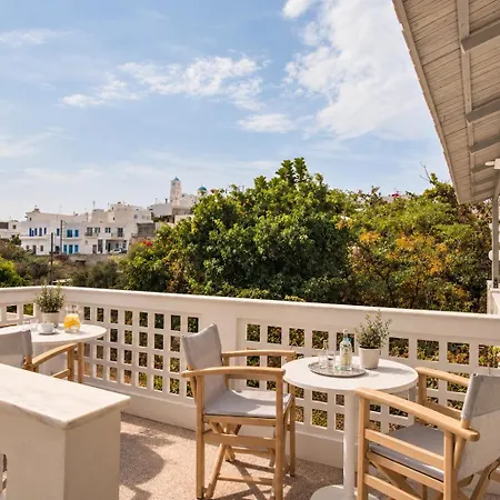 Hotel Semiramis Adámas