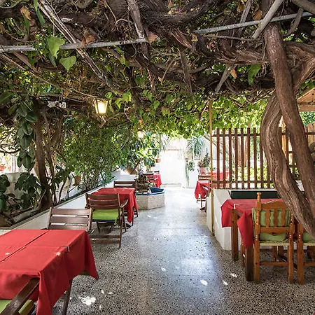 Semiramis * Adamantas (Milos)