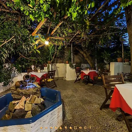 Semiramis Hotel Adamantas (Milos)