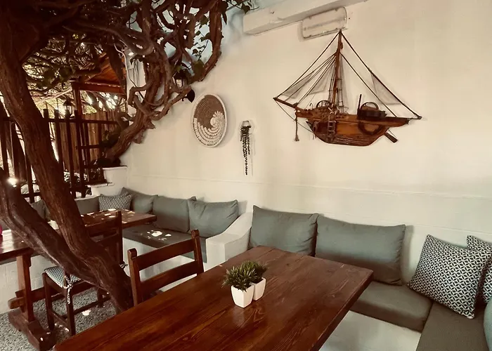 Semiramis * Adamantas (Milos)